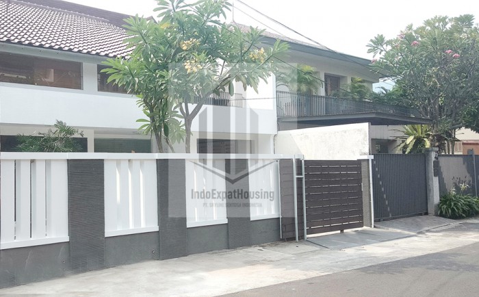 Rumah Disewakan di kebayoran Baru Jakarta Selatan